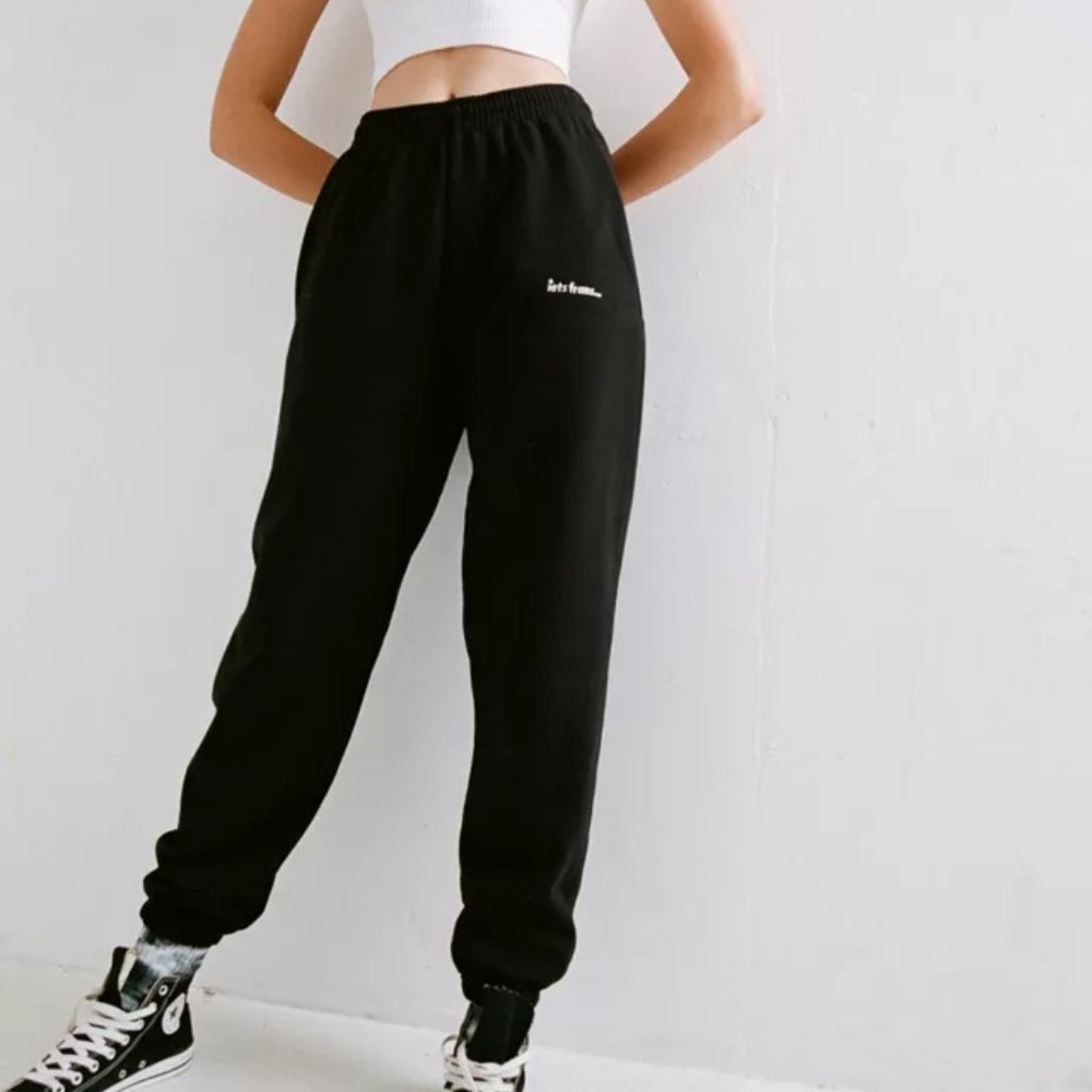 iets frans… Embroidered Jogger Pant